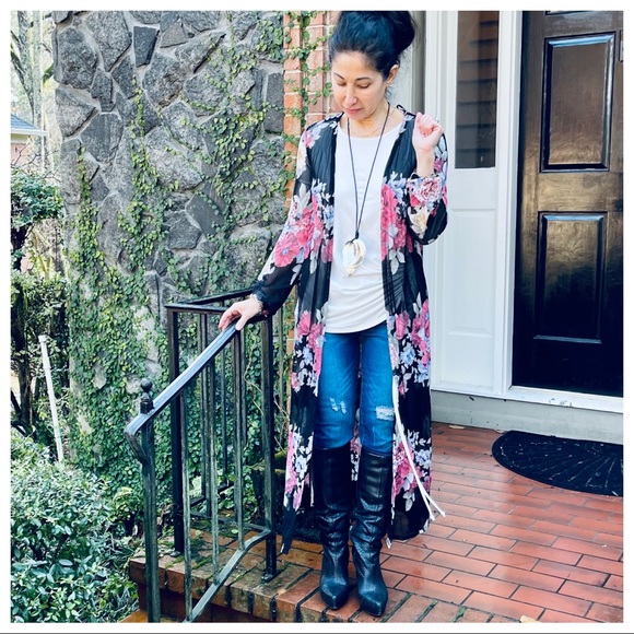 Beautiful floral long line cardigan duster - Picture 3 of 12